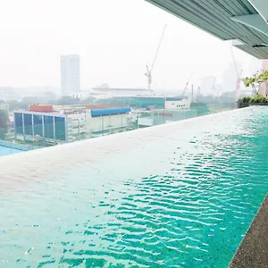 5-star + Infinity Pool, 4 Pax, 1 Min To Jaya One Apartment